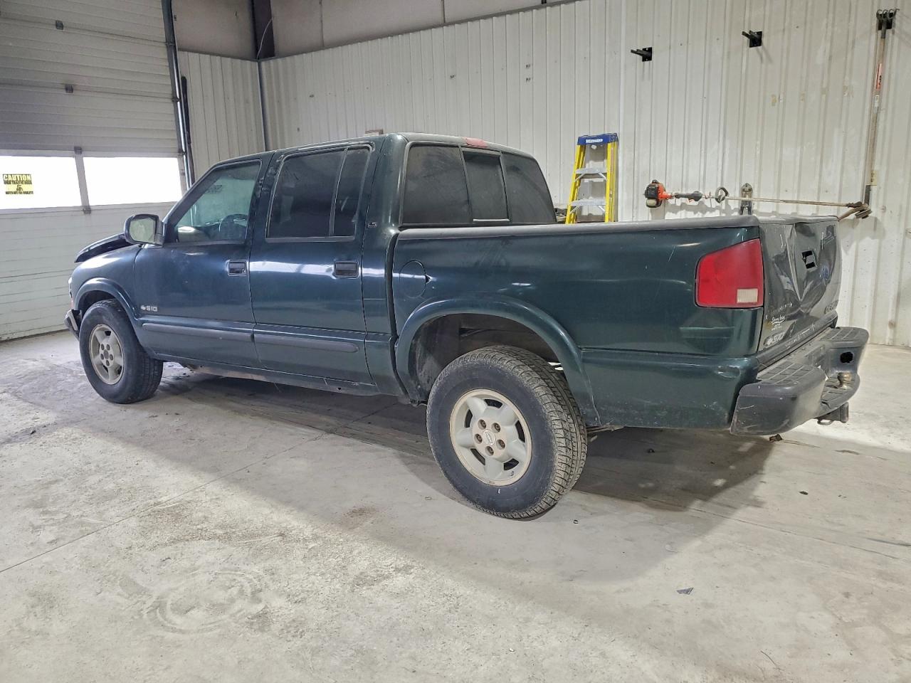 2002 CHEVROLET S TRUCK S10 photo 2