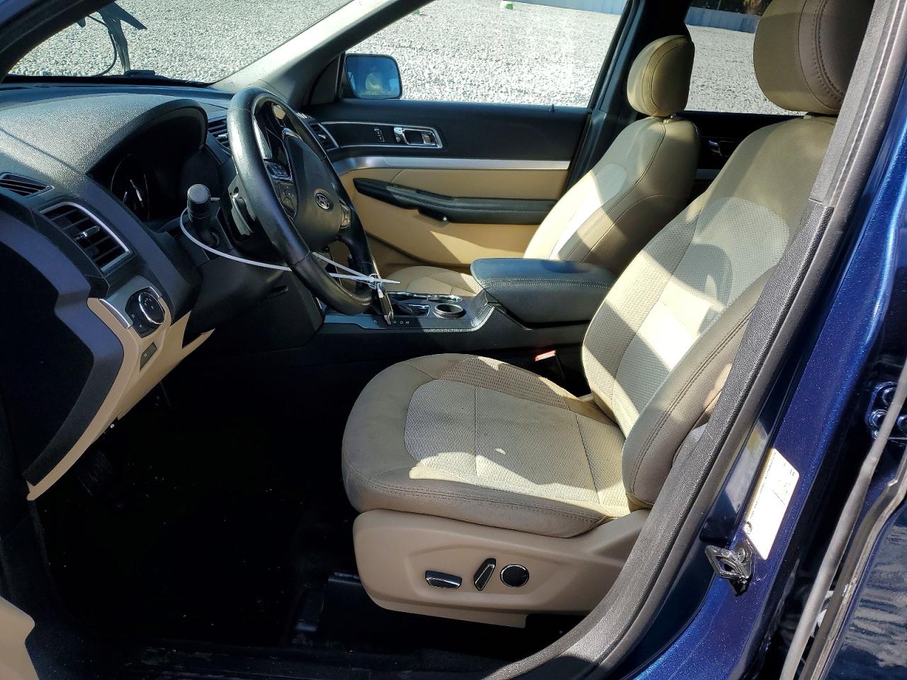 2017 FORD EXPLORER XLT photo 7
