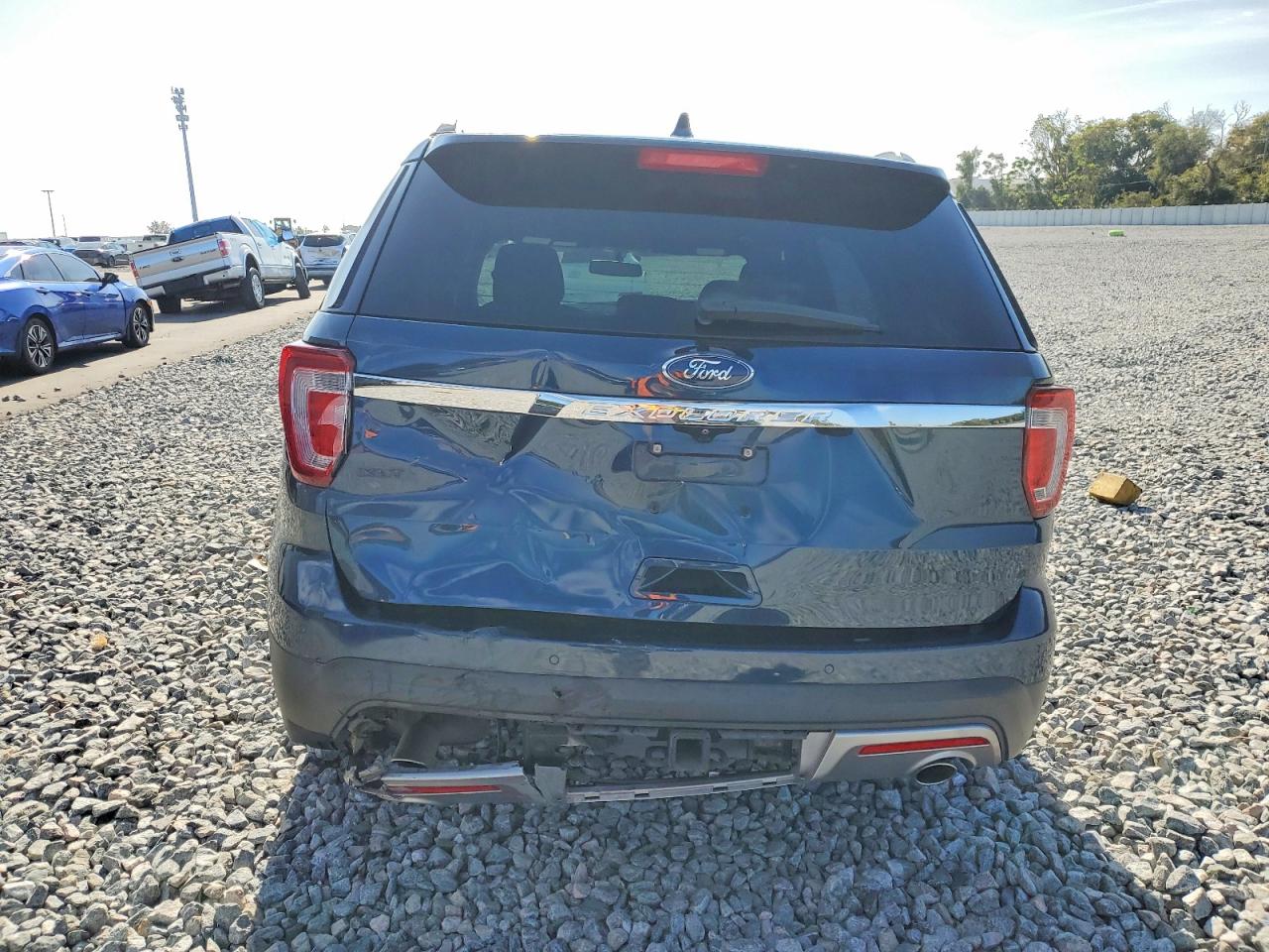2017 FORD EXPLORER XLT photo 6