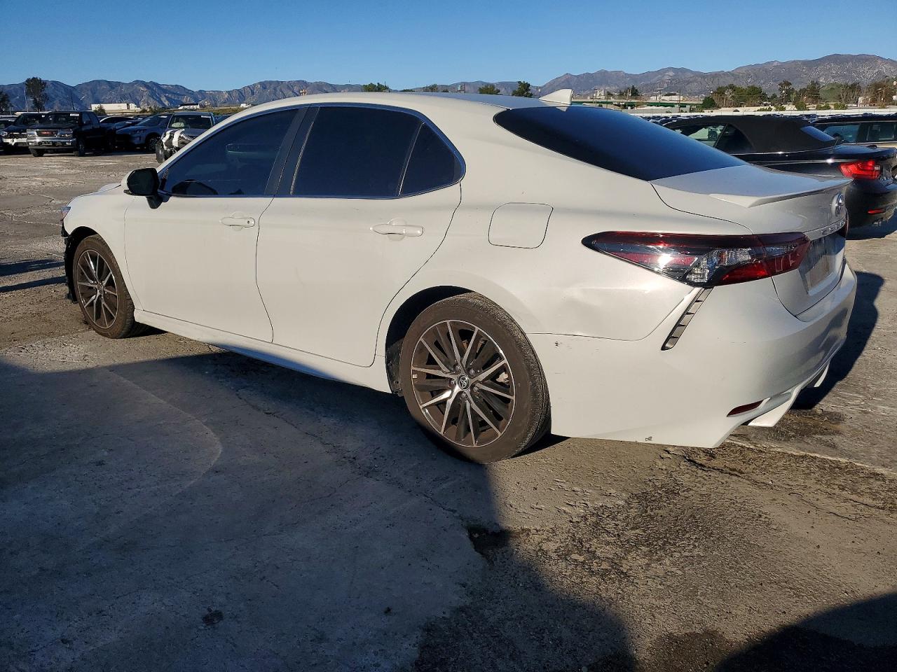 2023 TOYOTA CAMRY SE photo 2