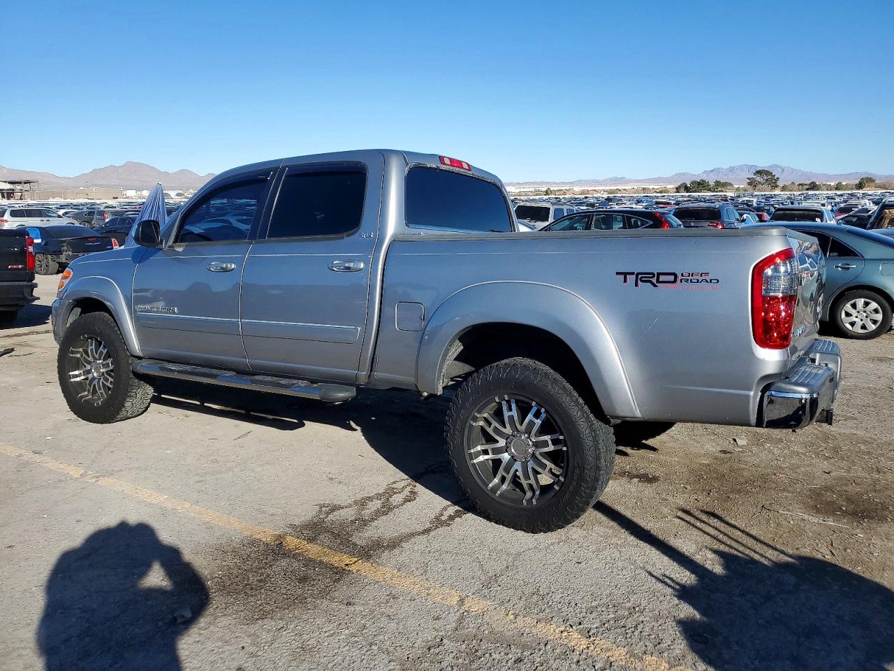 2004 TOYOTA TUNDRA DOUBLE CAB SR5 photo 2