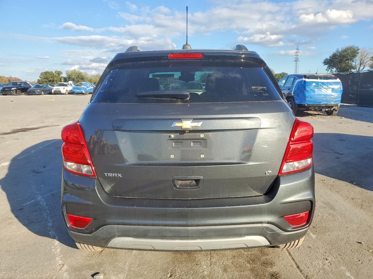 2017 CHEVROLET TRAX 1LT photo 6