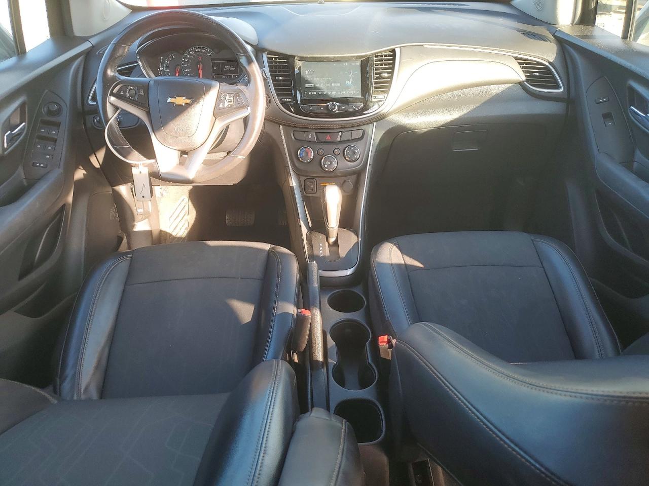 2017 CHEVROLET TRAX 1LT photo 8