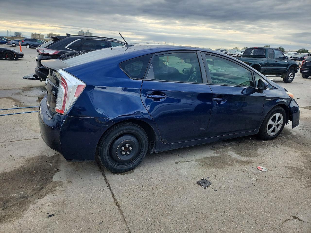 2012 TOYOTA PRIUS photo 3