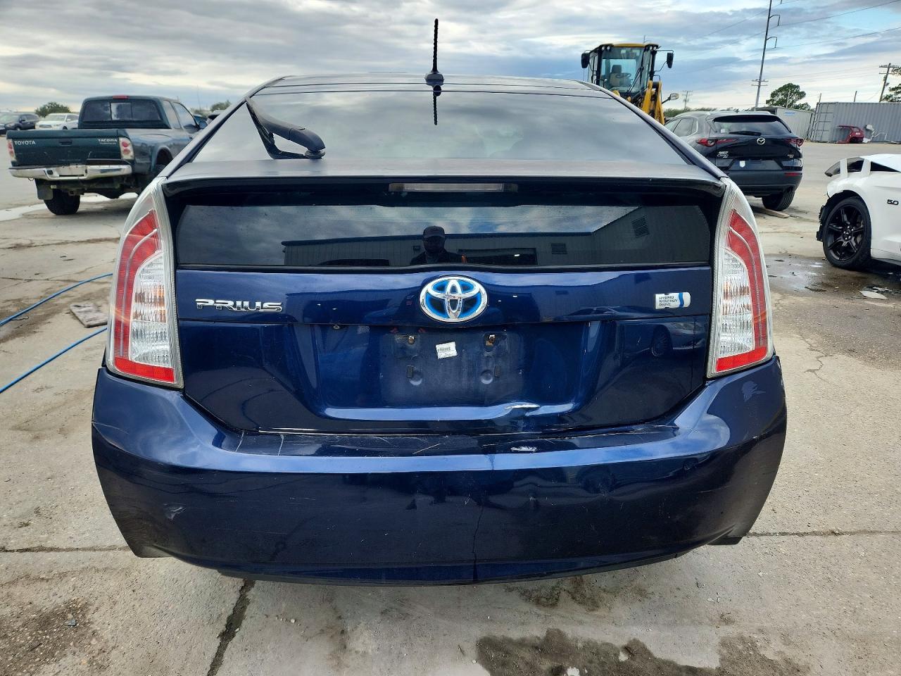 2012 TOYOTA PRIUS photo 6
