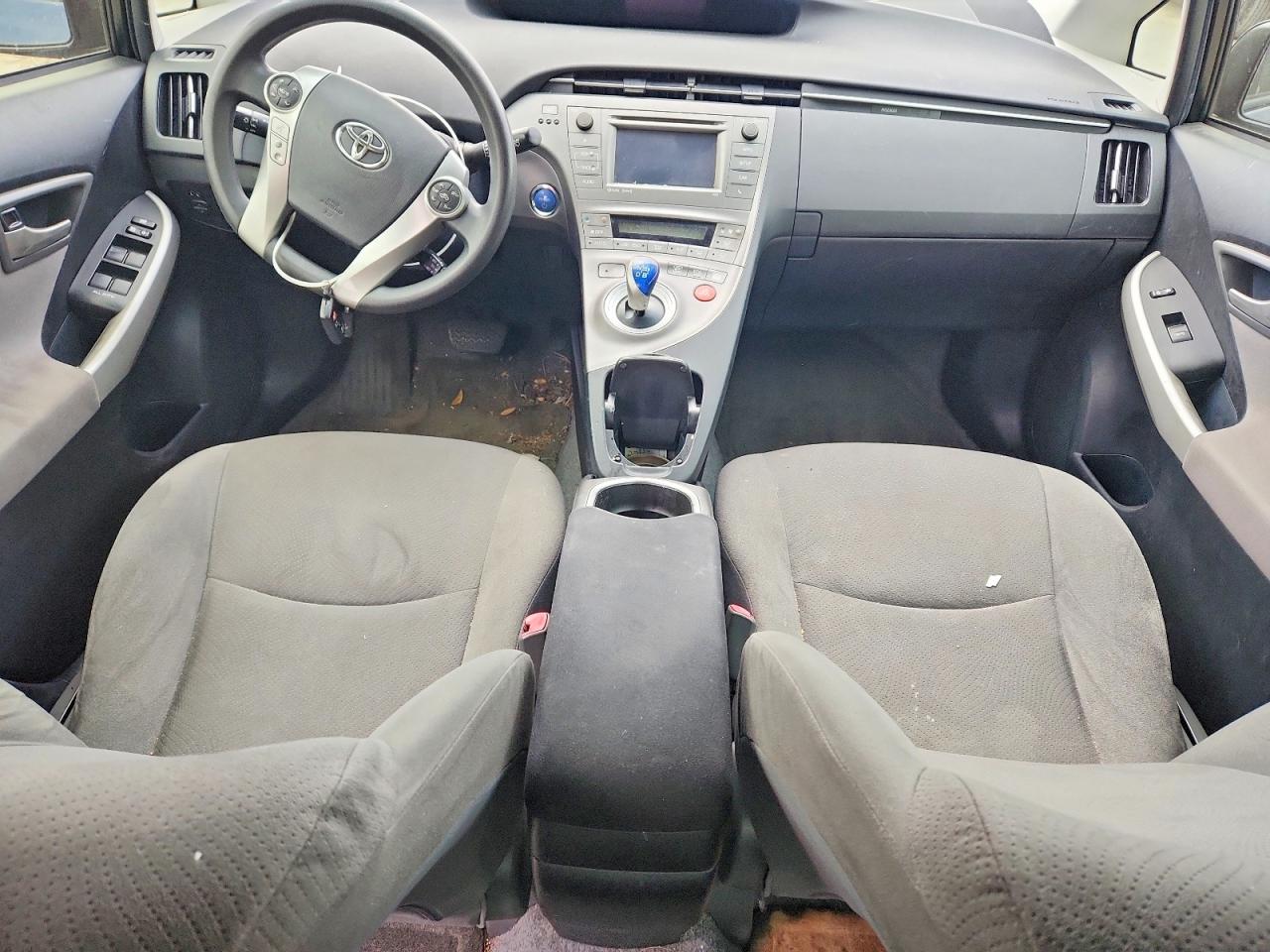 2012 TOYOTA PRIUS photo 8