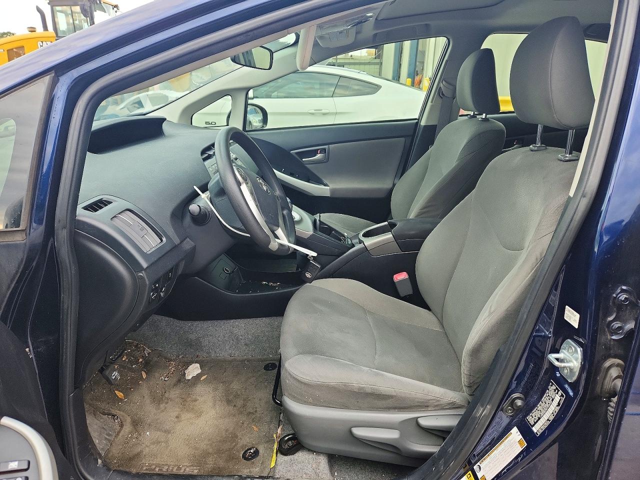 2012 TOYOTA PRIUS photo 7