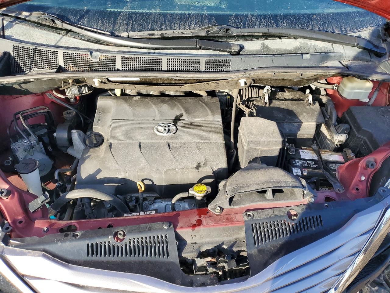 2016 TOYOTA SIENNA XLE photo 23