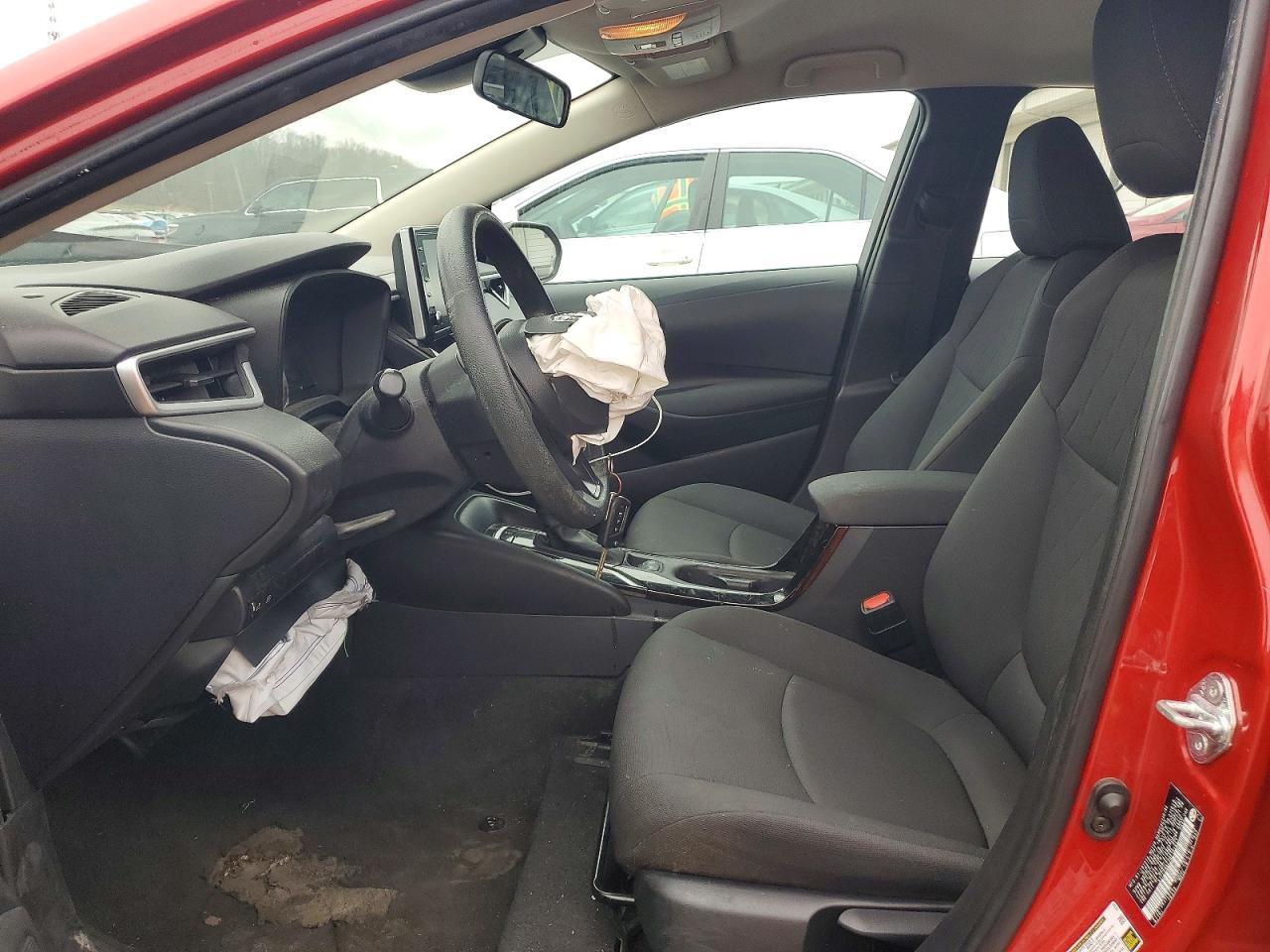 2021 TOYOTA COROLLA LE photo 13