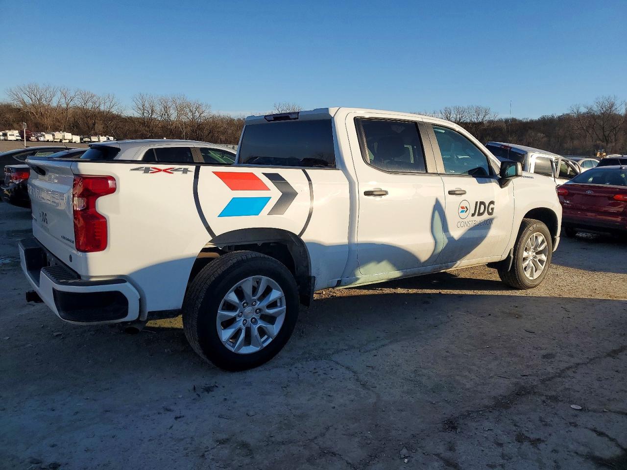 2025 CHEVROLET SILVERADO K1500 CUSTOM photo 3