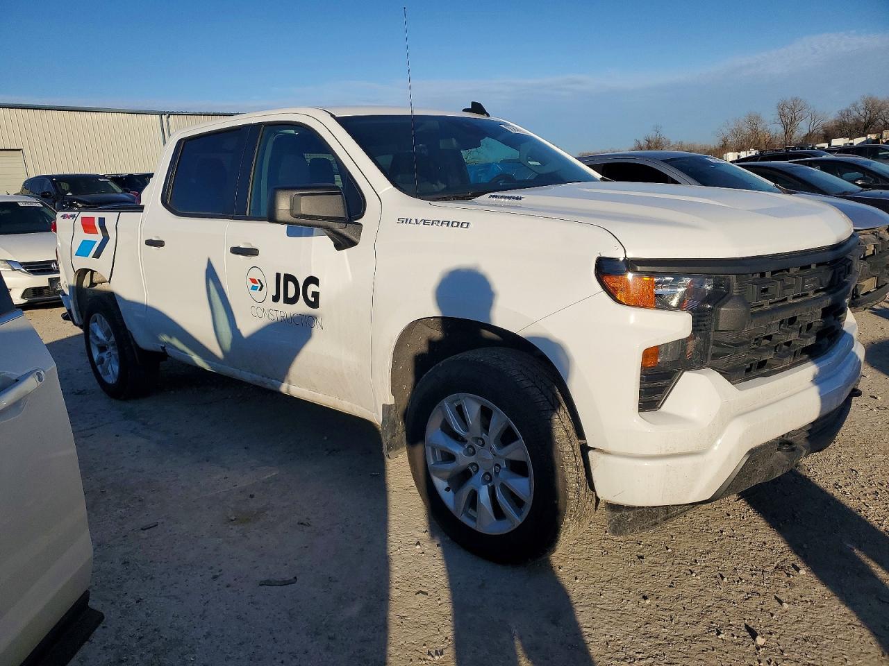 2025 CHEVROLET SILVERADO K1500 CUSTOM photo 4