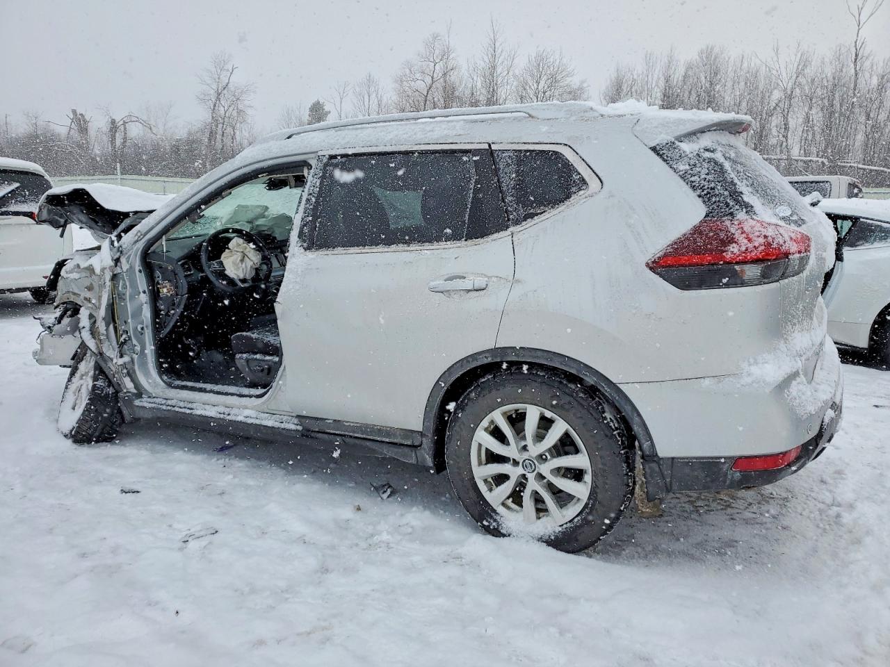 2019 NISSAN ROGUE S photo 2