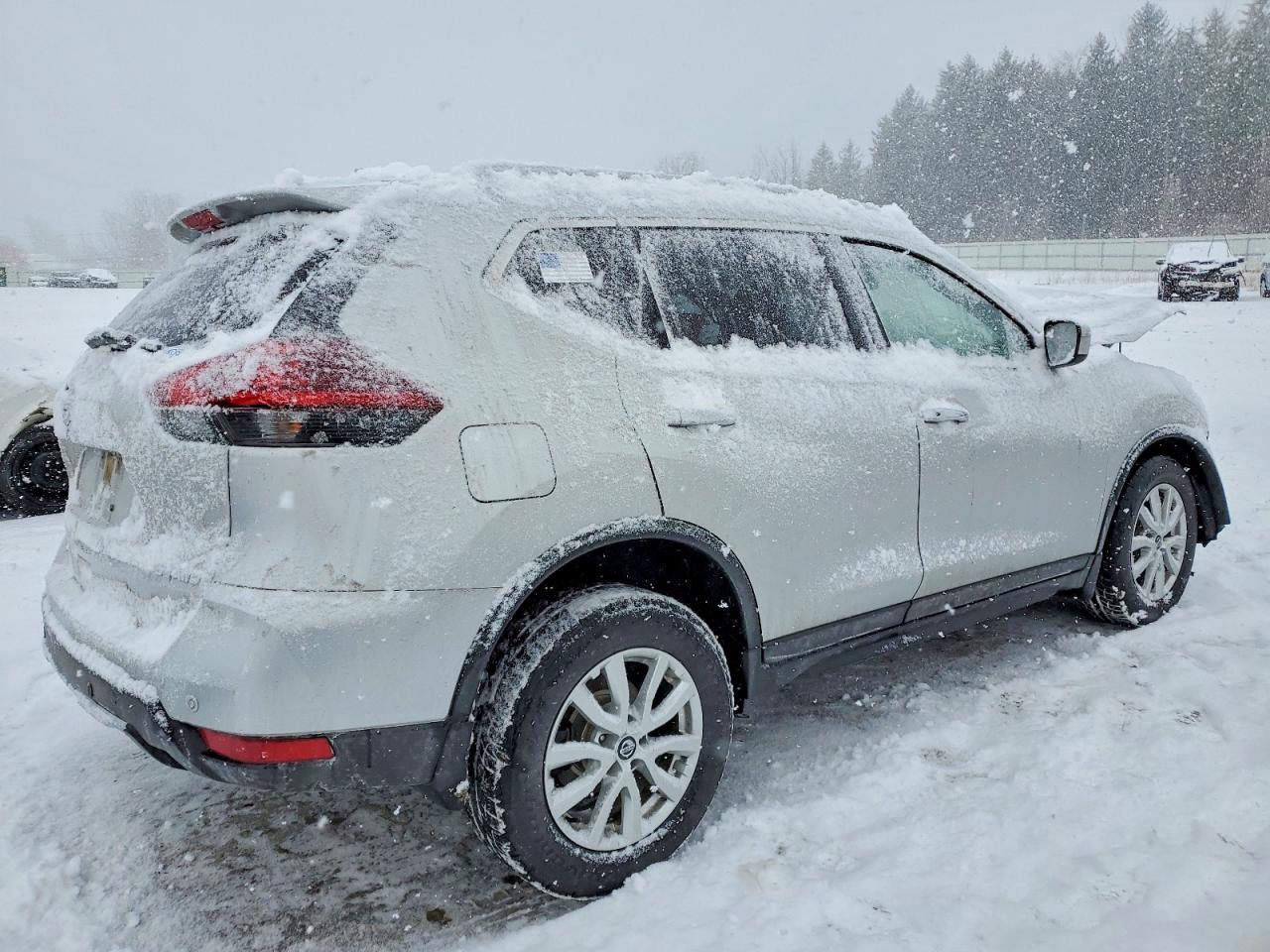 2019 NISSAN ROGUE S photo 3