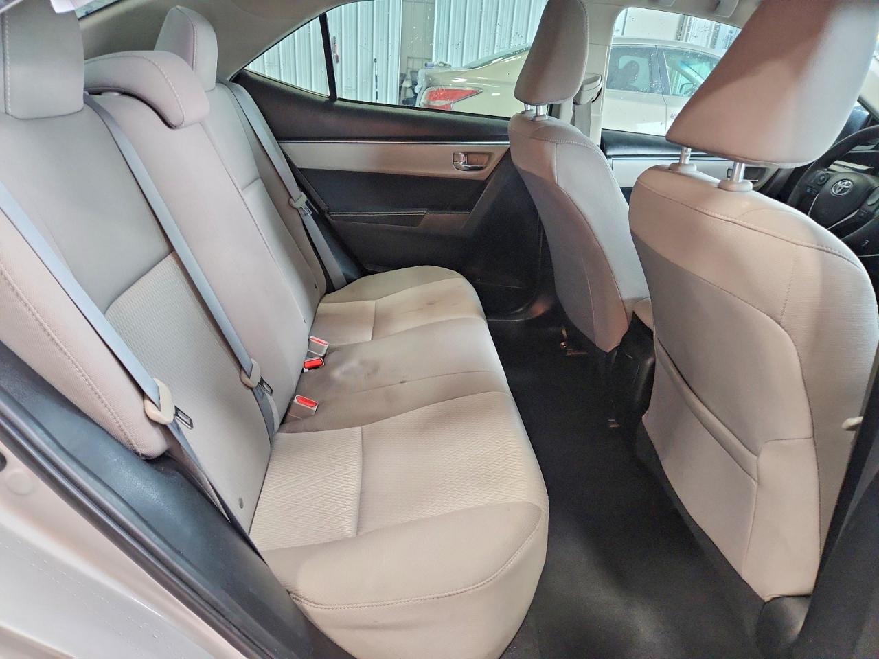 2014 TOYOTA COROLLA LE photo 19