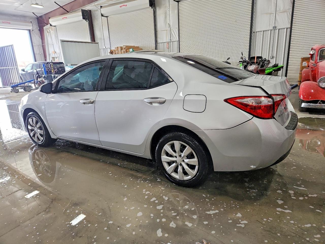 2014 TOYOTA COROLLA LE photo 3