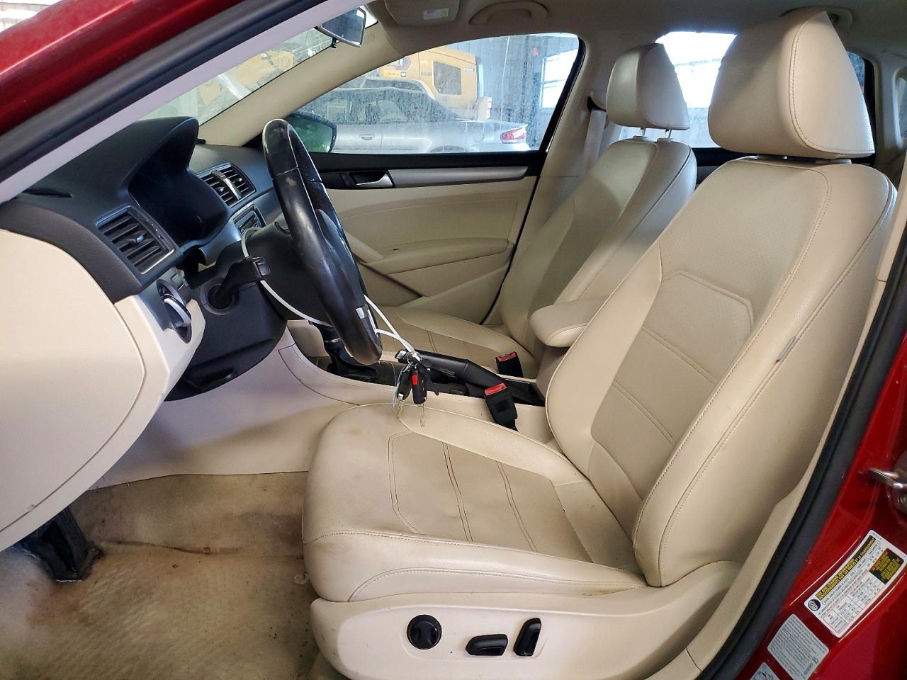 2015 VOLKSWAGEN PASSAT SE photo 7