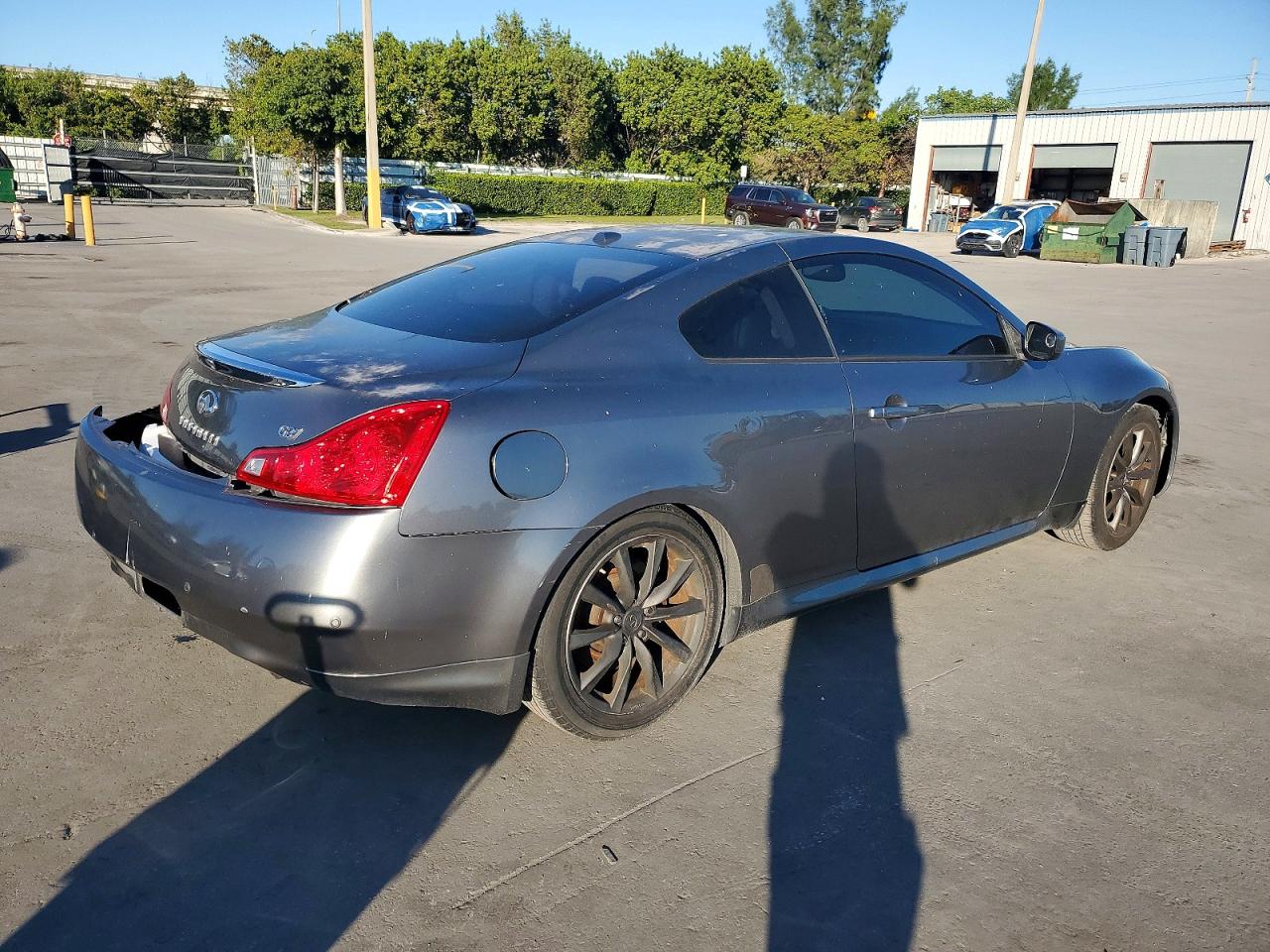2013 INFINITI G37 JOURNEY photo 3