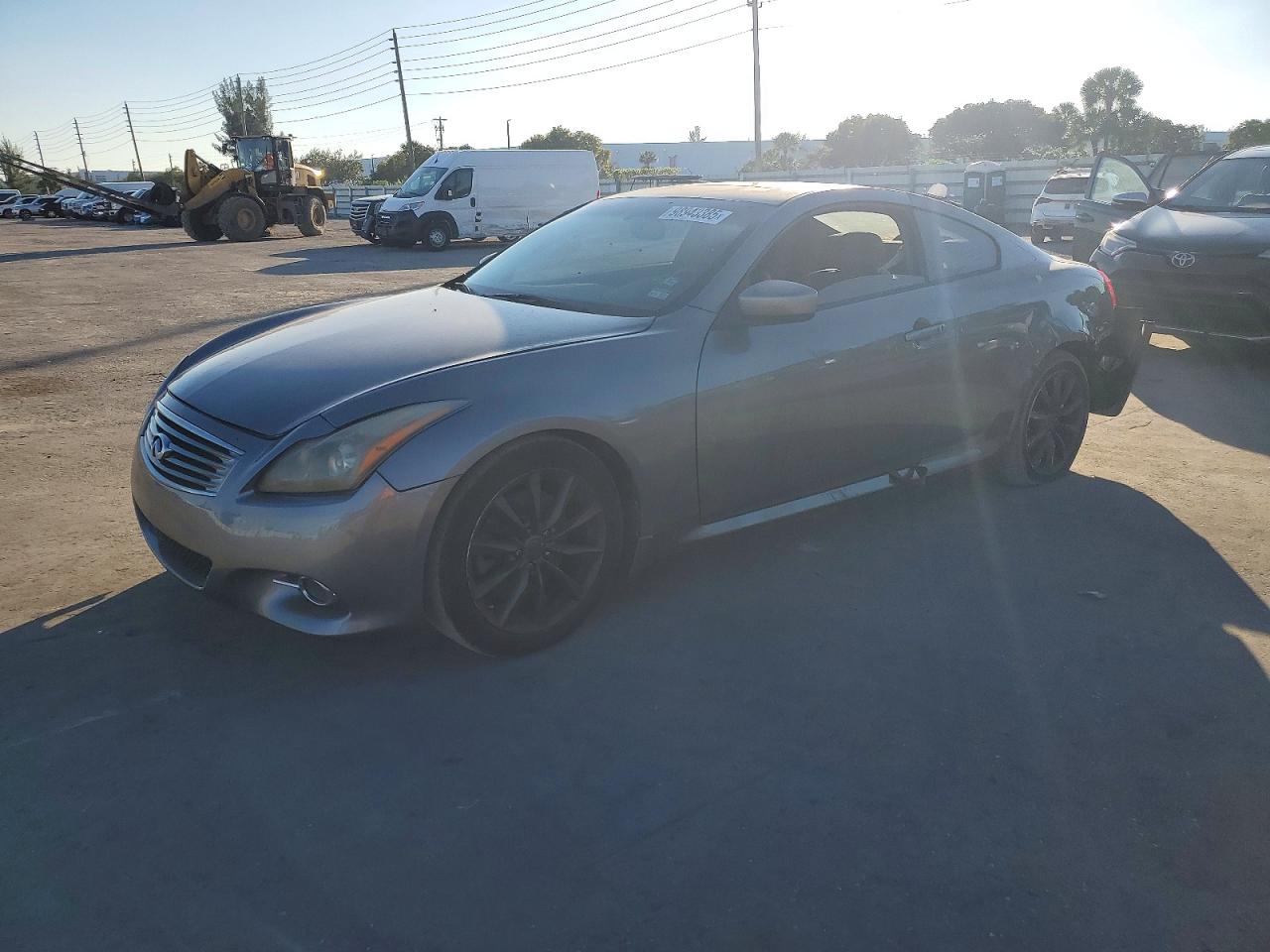 2013 INFINITI G37