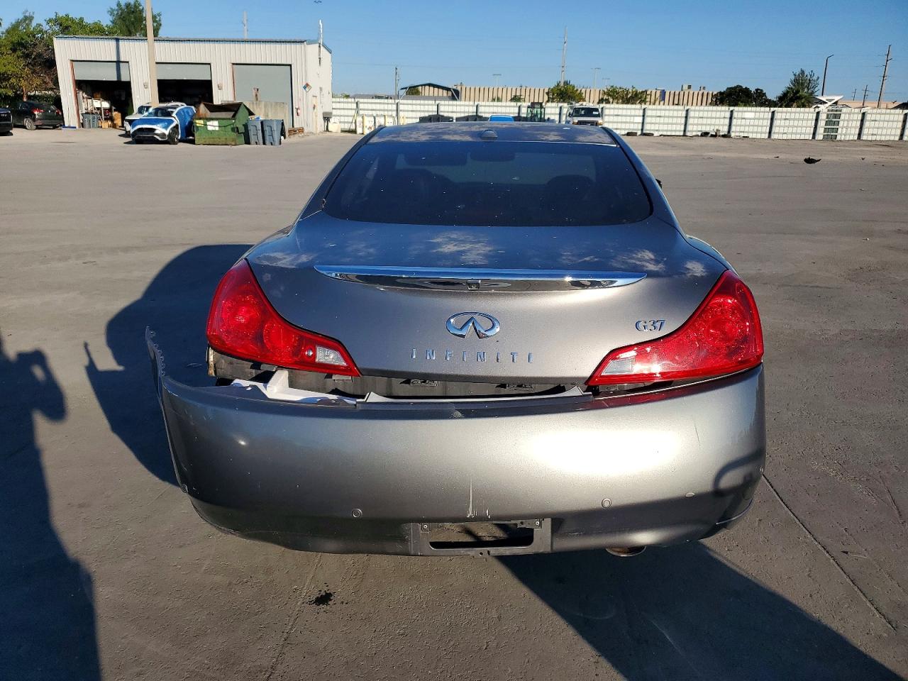 2013 INFINITI G37 JOURNEY photo 6