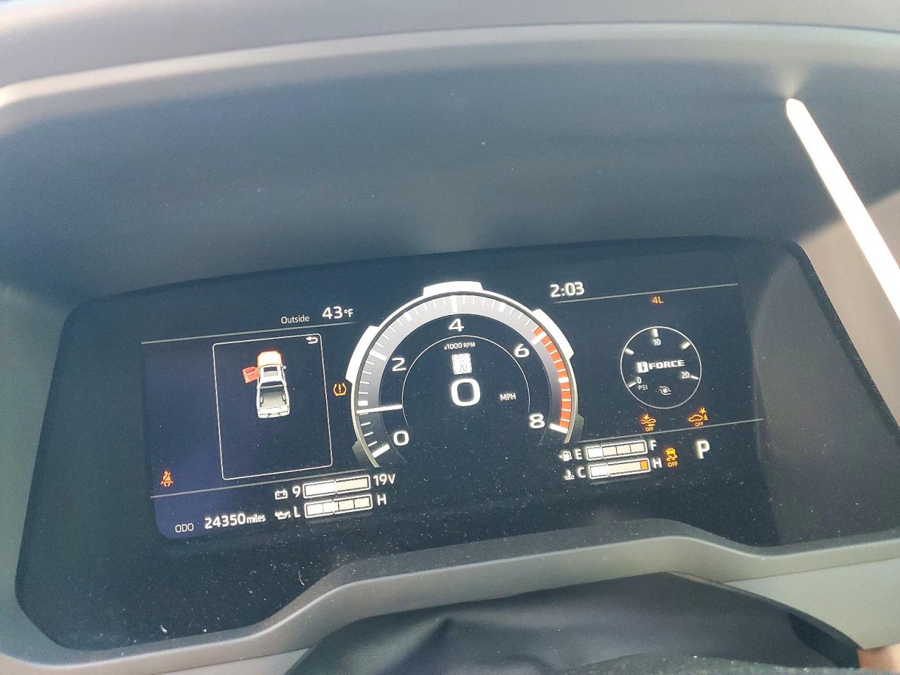 2024 TOYOTA TUNDRA CREWMAX PLATINUM photo 9
