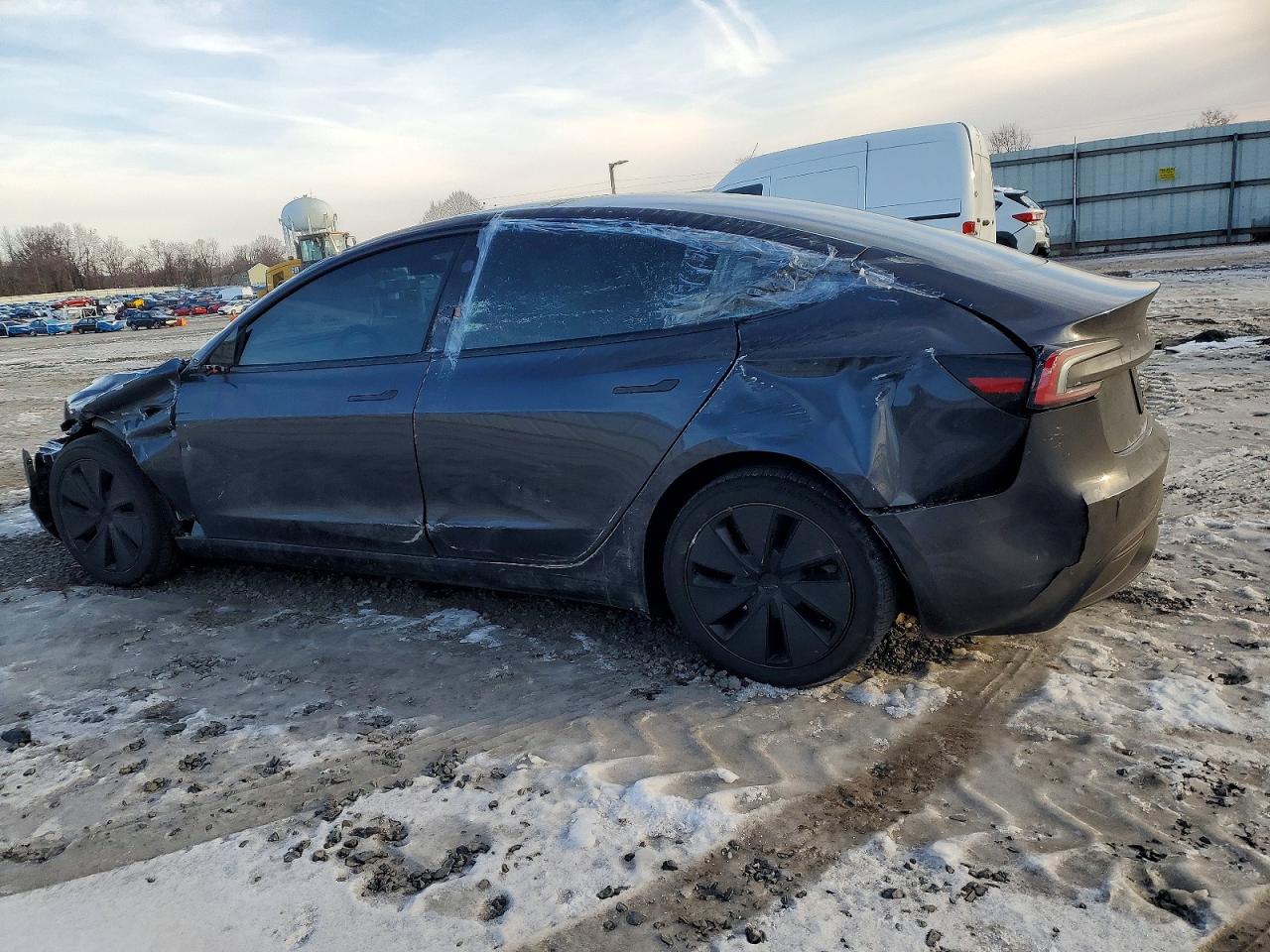 2024 TESLA MODEL 3 photo 3