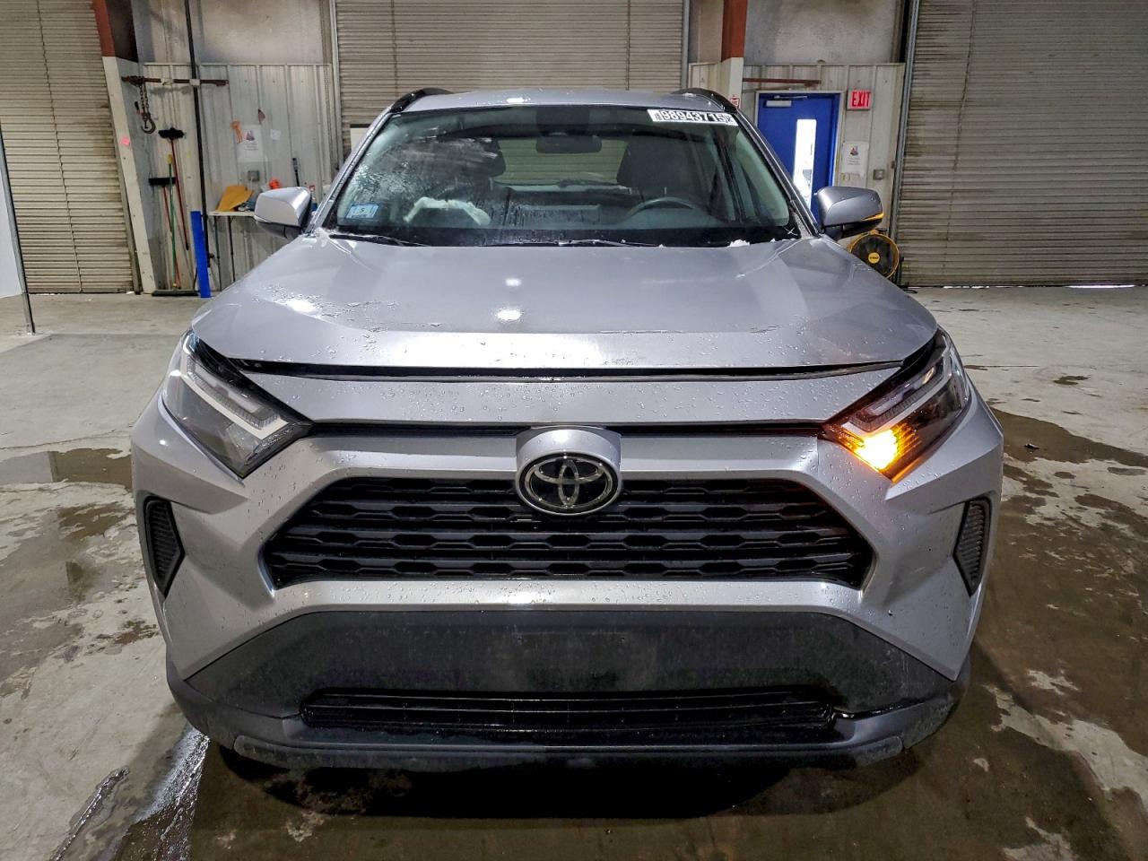 2024 TOYOTA RAV4 XLE photo 5