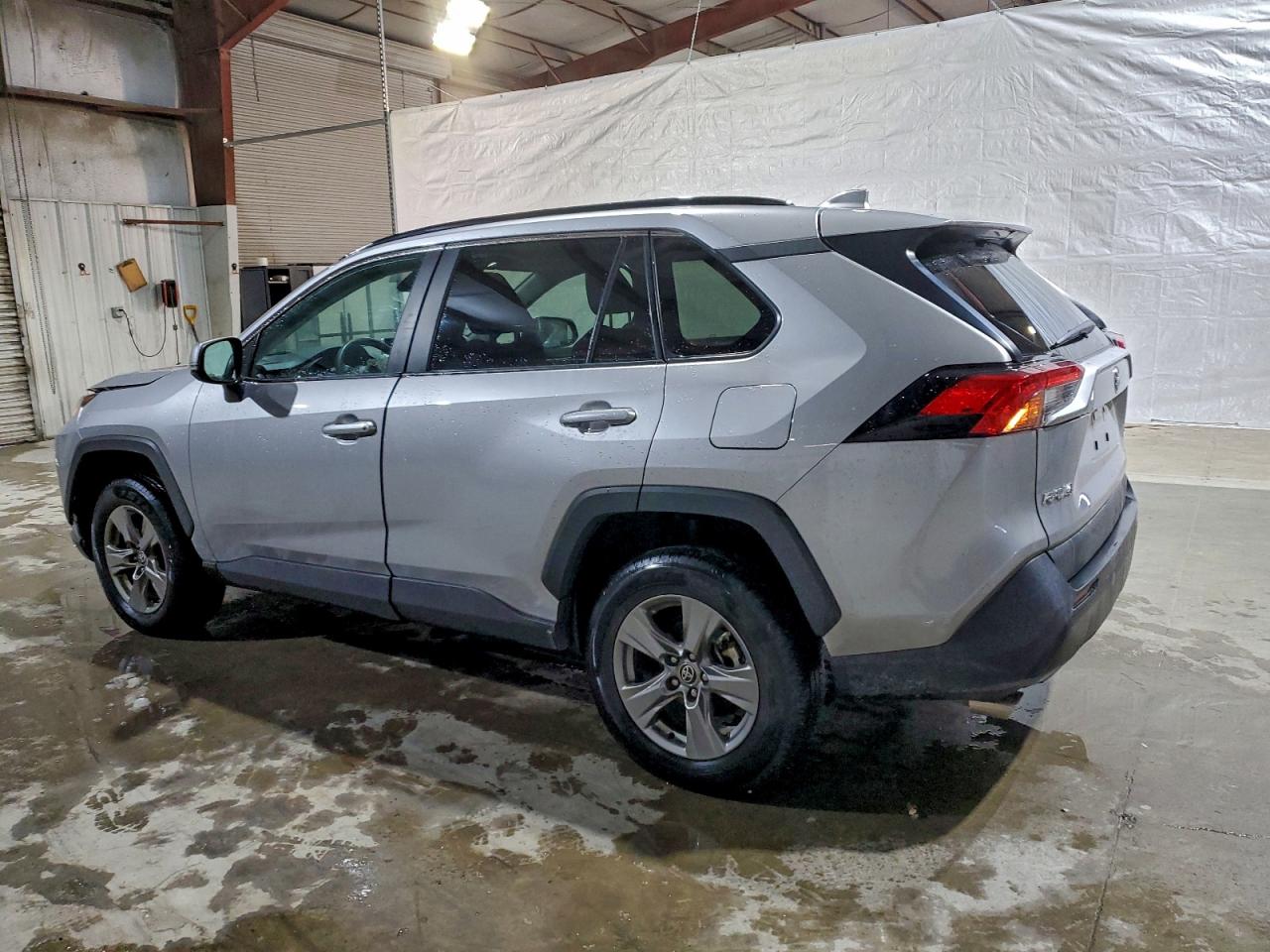2024 TOYOTA RAV4 XLE photo 2
