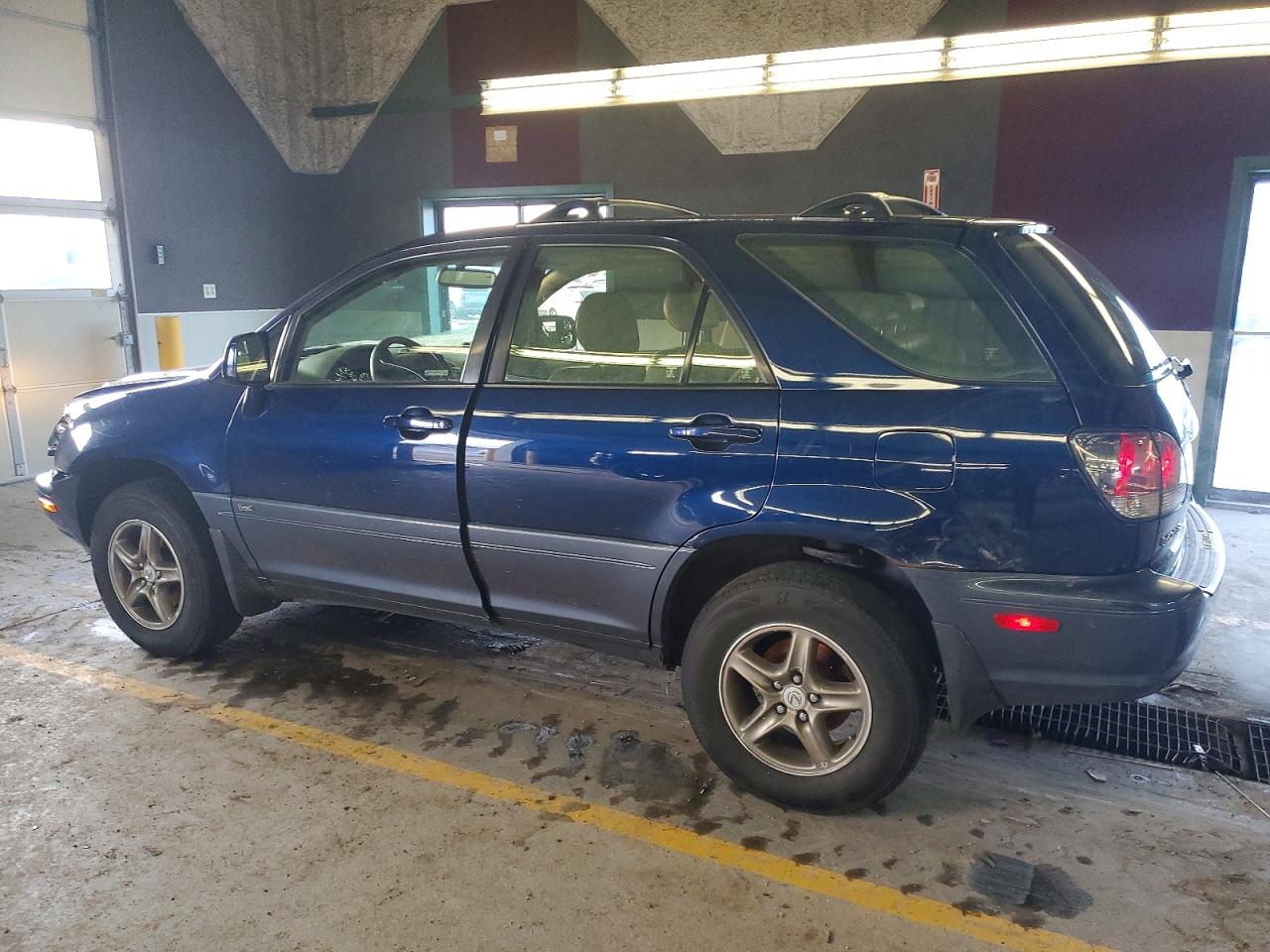 2002 LEXUS RX 300 photo 2