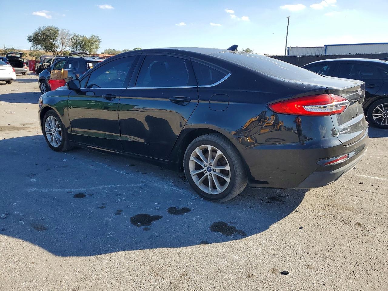 2020 FORD FUSION SE photo 2