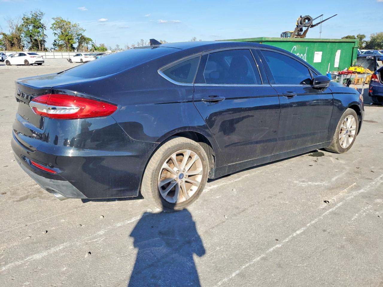 2020 FORD FUSION SE photo 3