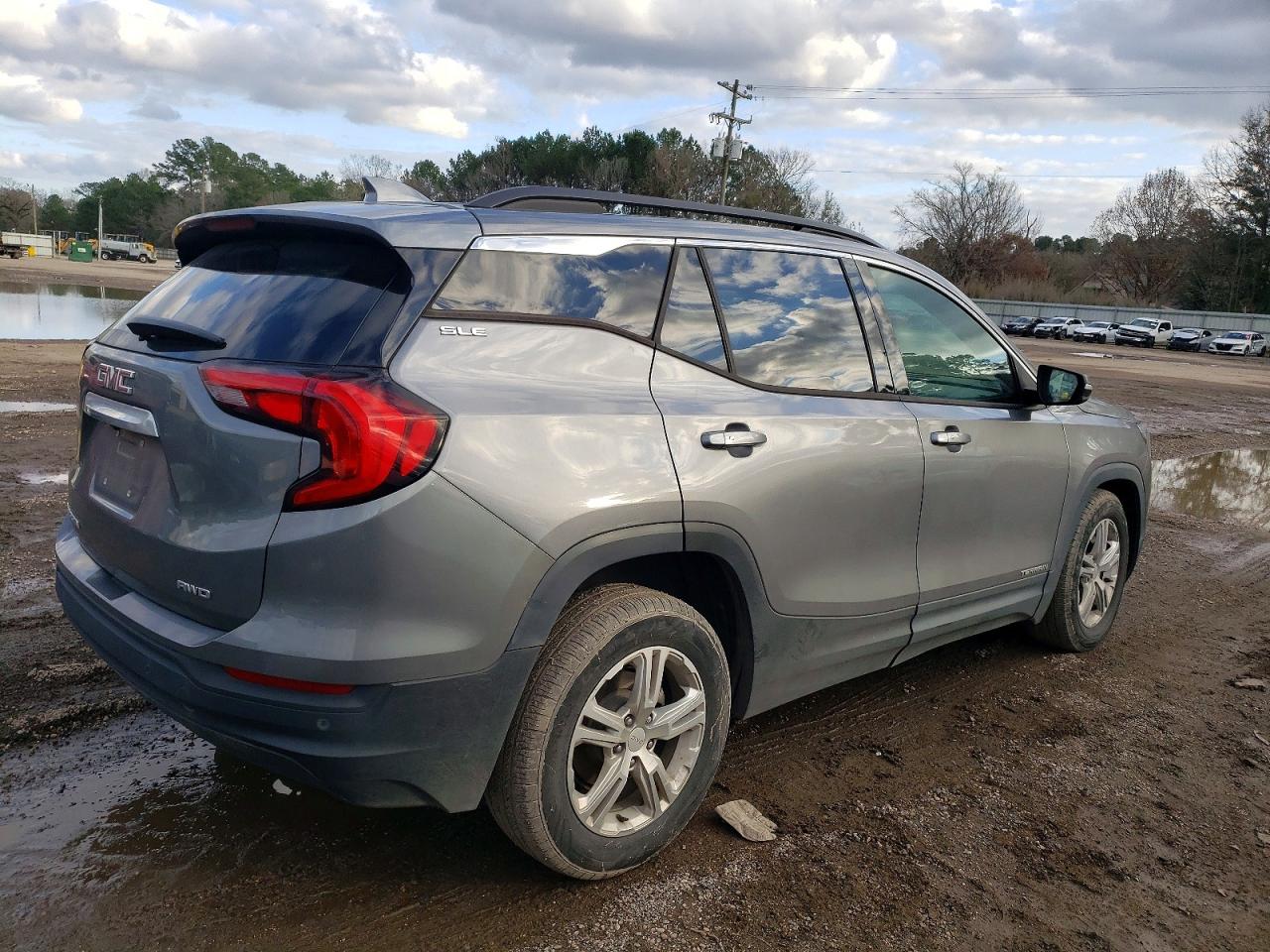 2020 GMC TERRAIN SLE photo 5