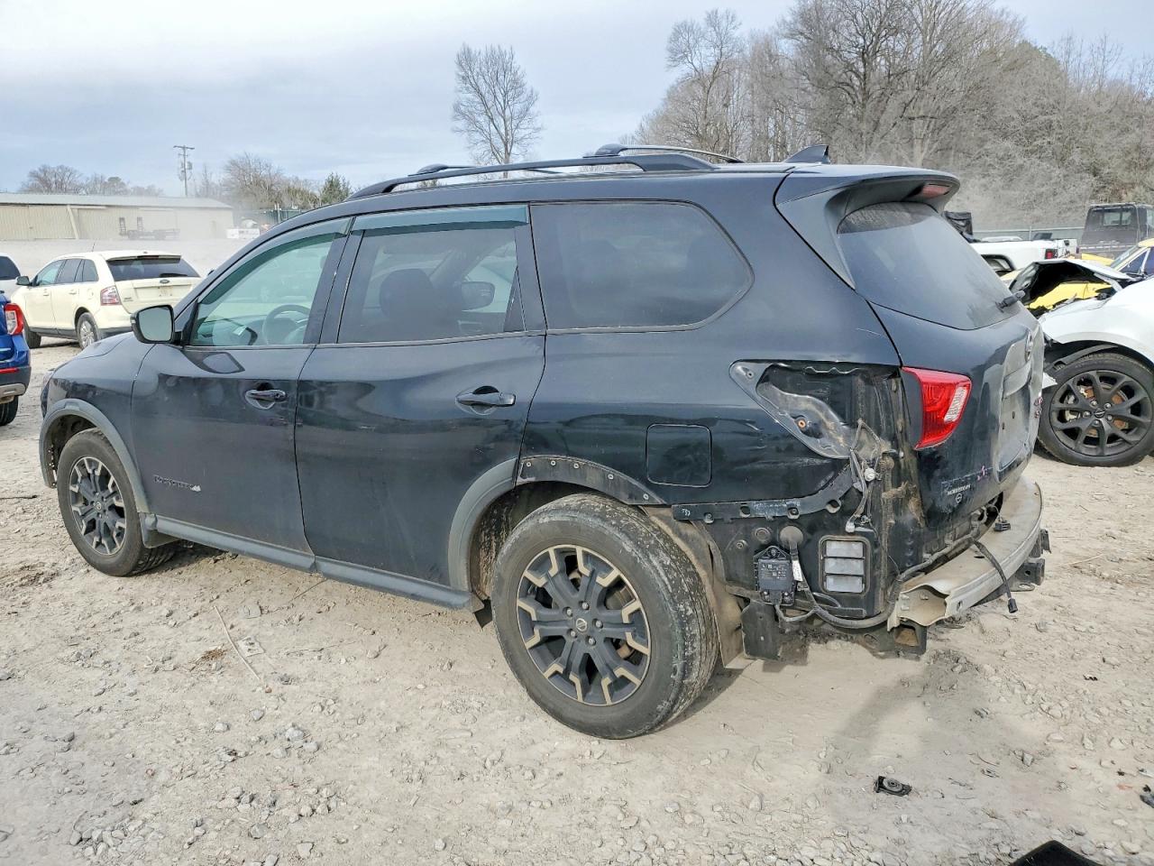 2020 NISSAN PATHFINDER SV photo 2