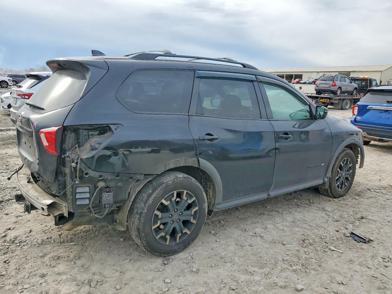 2020 NISSAN PATHFINDER SV photo 3
