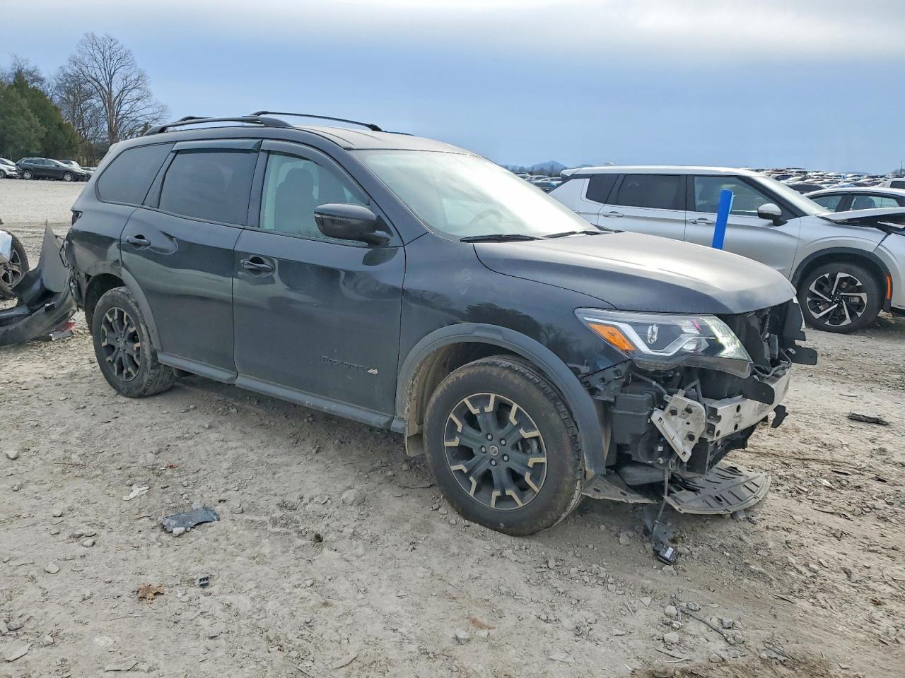 2020 NISSAN PATHFINDER SV photo 4
