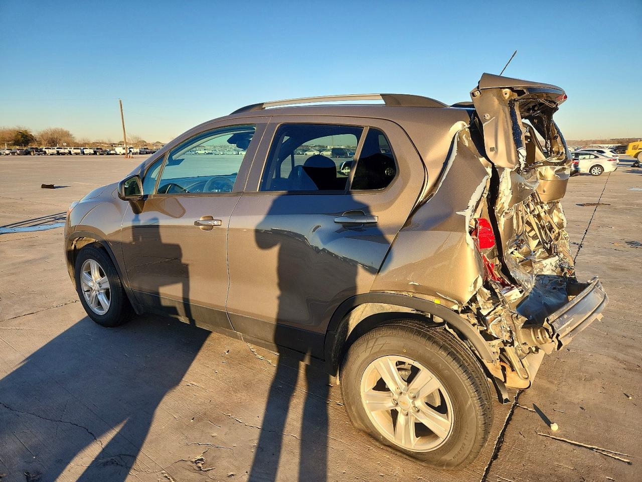 2021 CHEVROLET TRAX 1LT photo 2