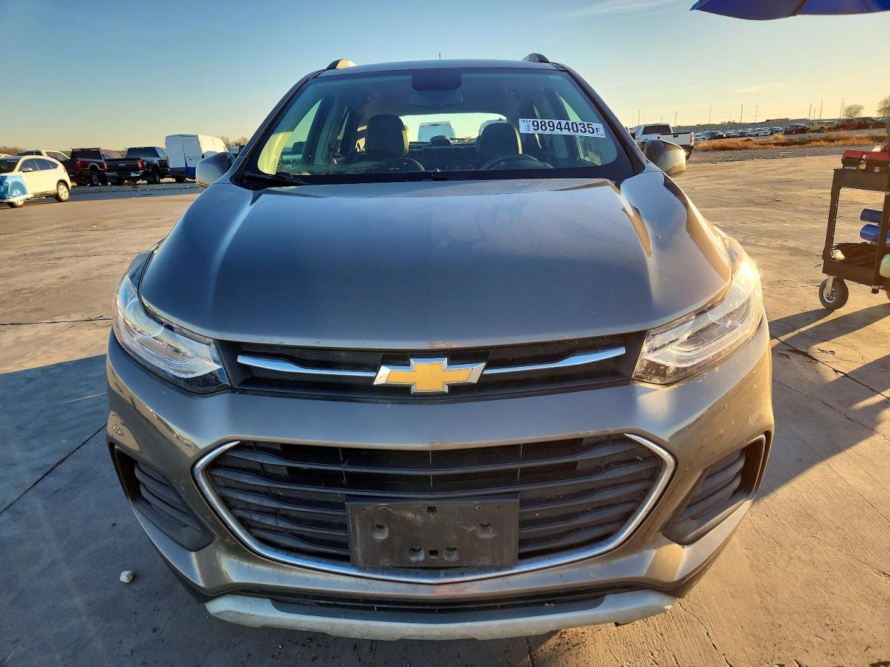 2021 CHEVROLET TRAX 1LT photo 5