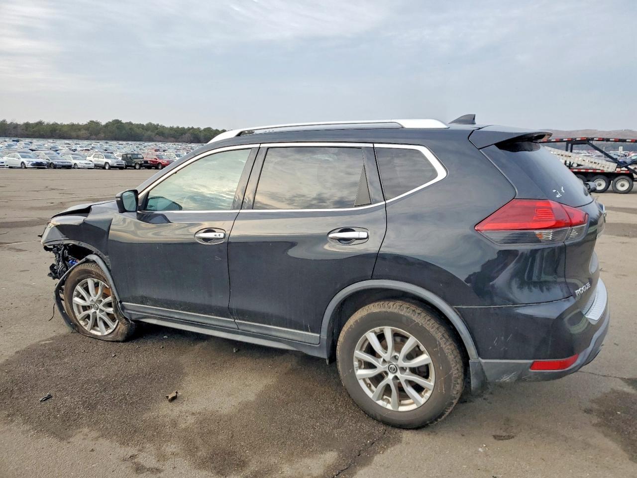 2018 NISSAN ROGUE S photo 2