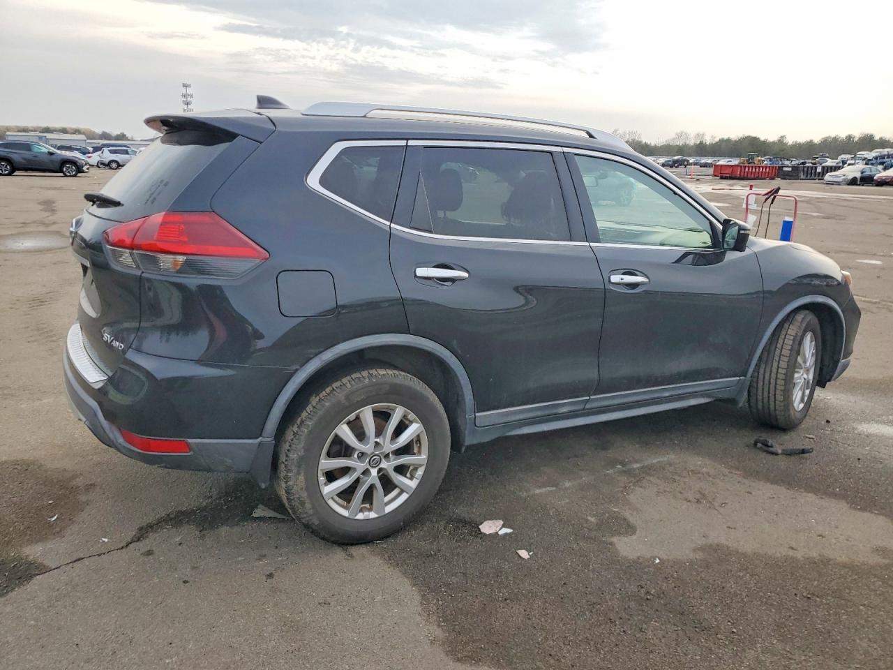 2018 NISSAN ROGUE S photo 3