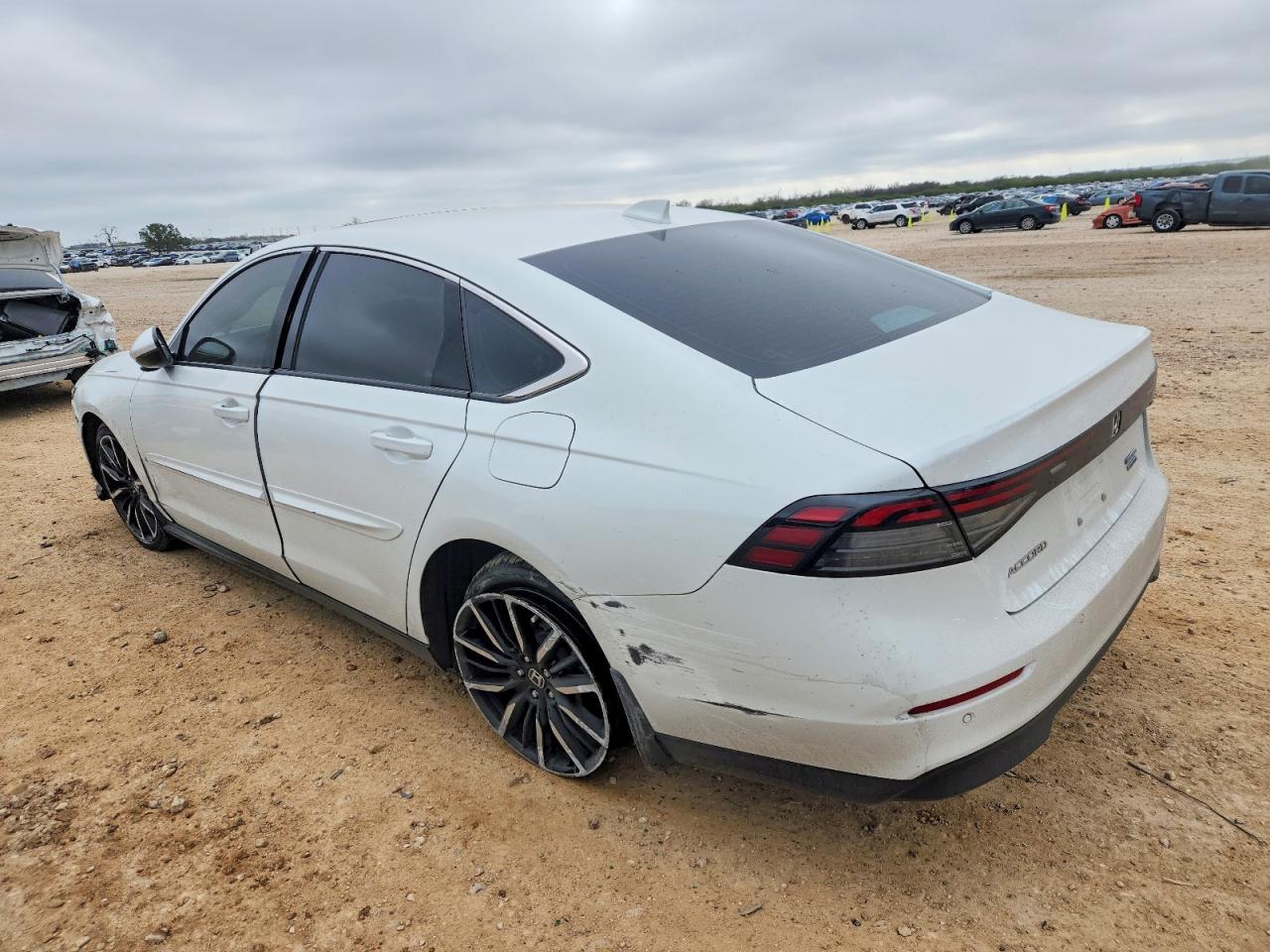 2024 HONDA ACCORD TOURING HYBRID photo 2