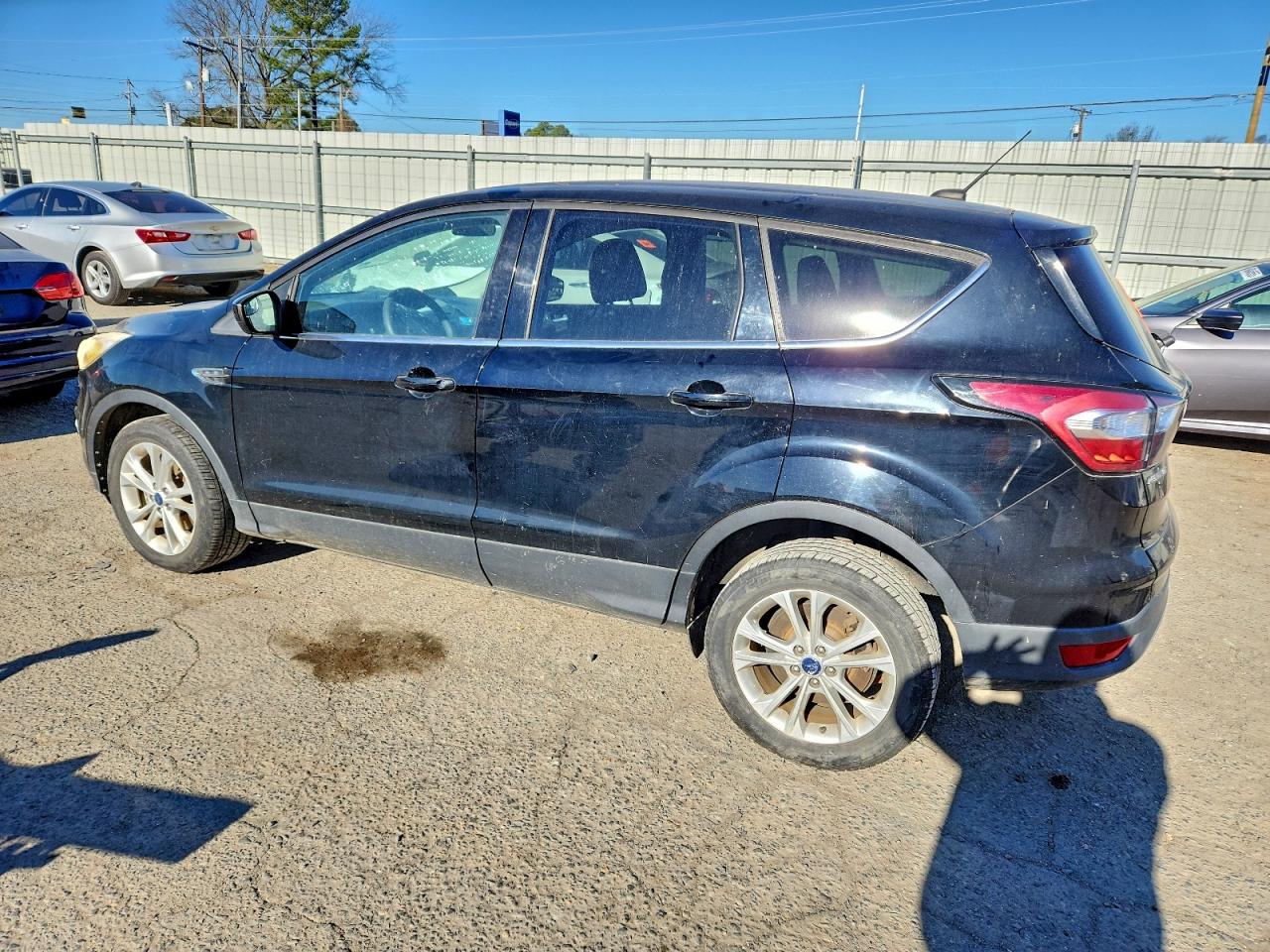 2017 FORD ESCAPE SE photo 2
