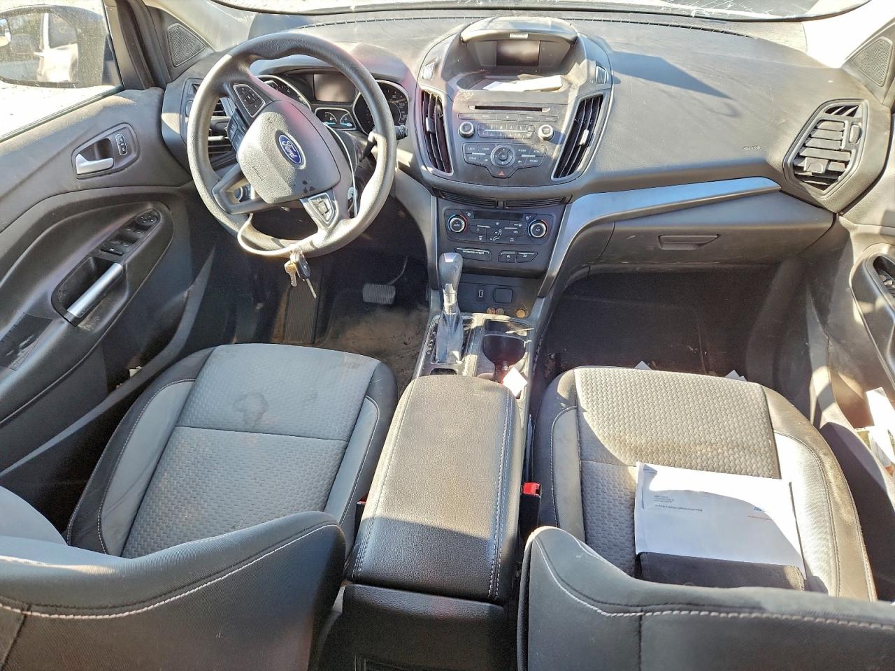 2017 FORD ESCAPE SE photo 8