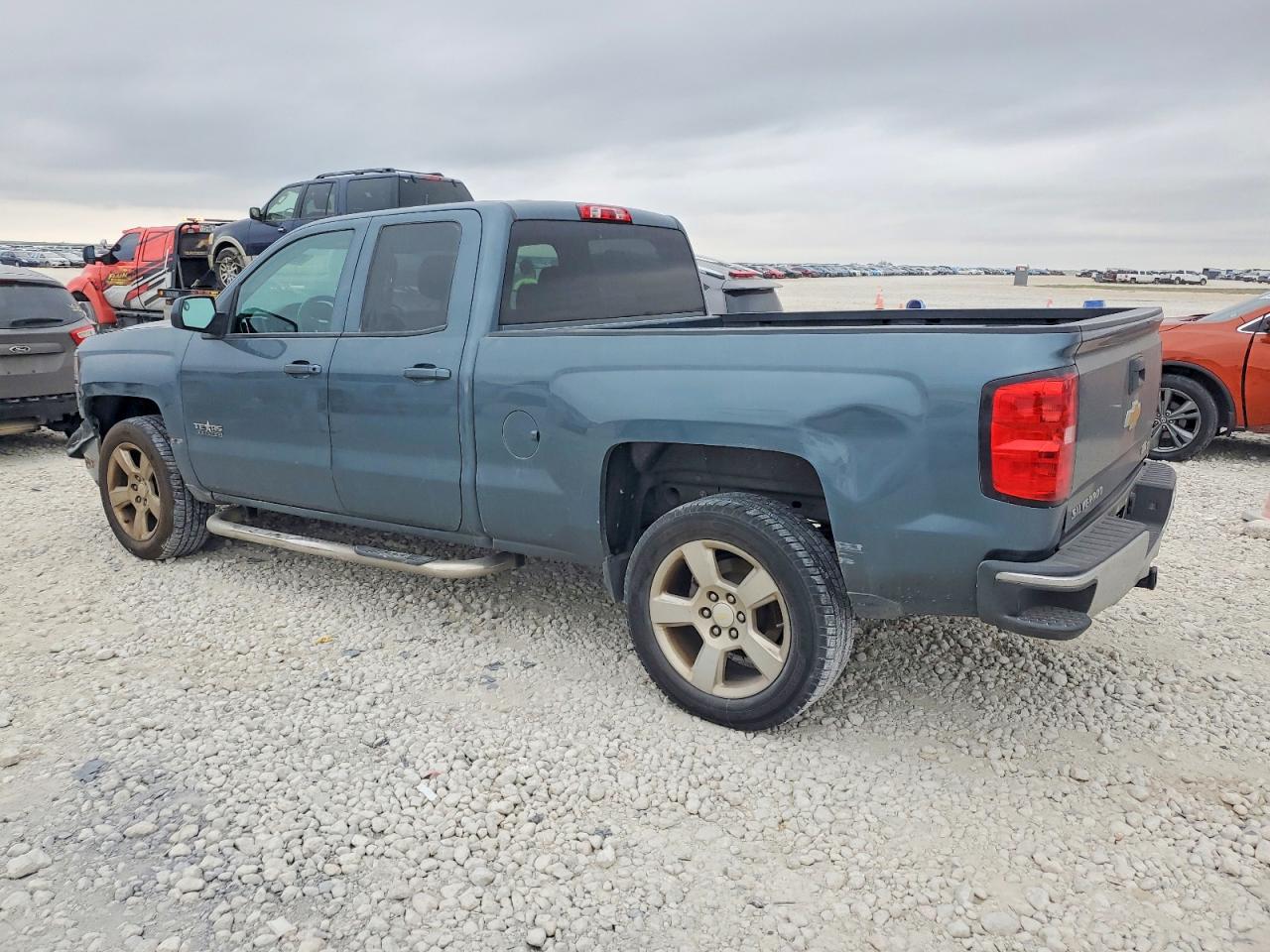 2014 CHEVROLET SILVERADO C1500 LT photo 2