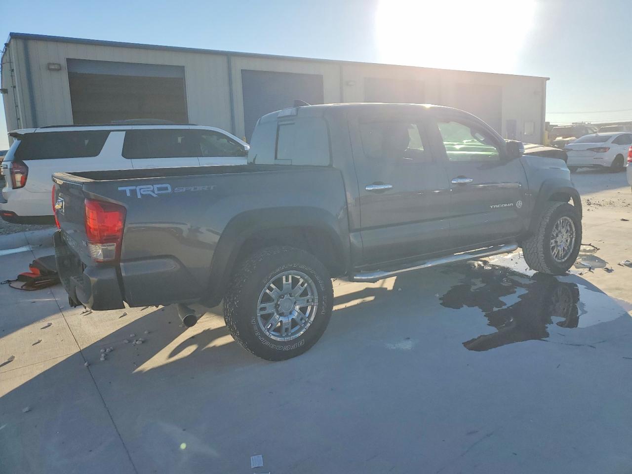 2017 TOYOTA TACOMA DOUBLE CAB photo 3