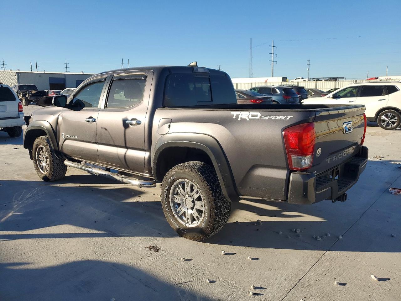 2017 TOYOTA TACOMA DOUBLE CAB photo 2