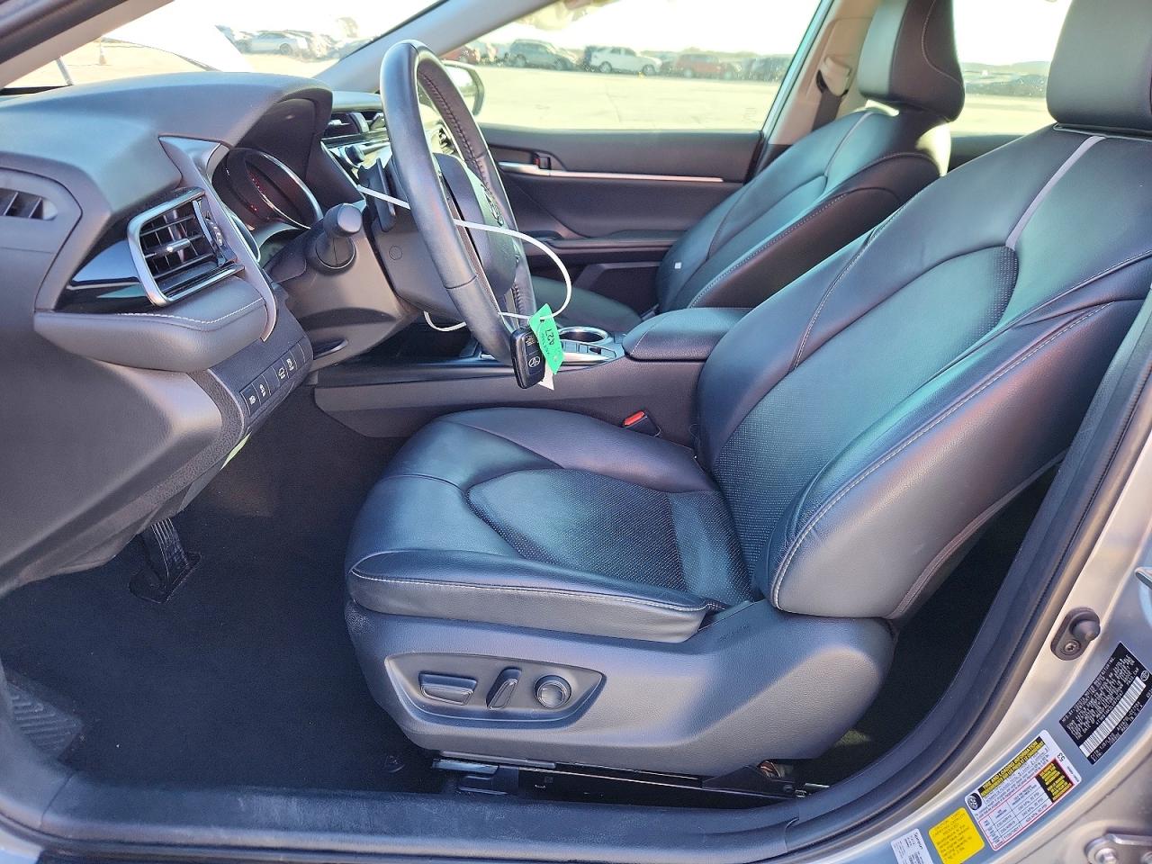 2020 TOYOTA CAMRY XSE photo 13
