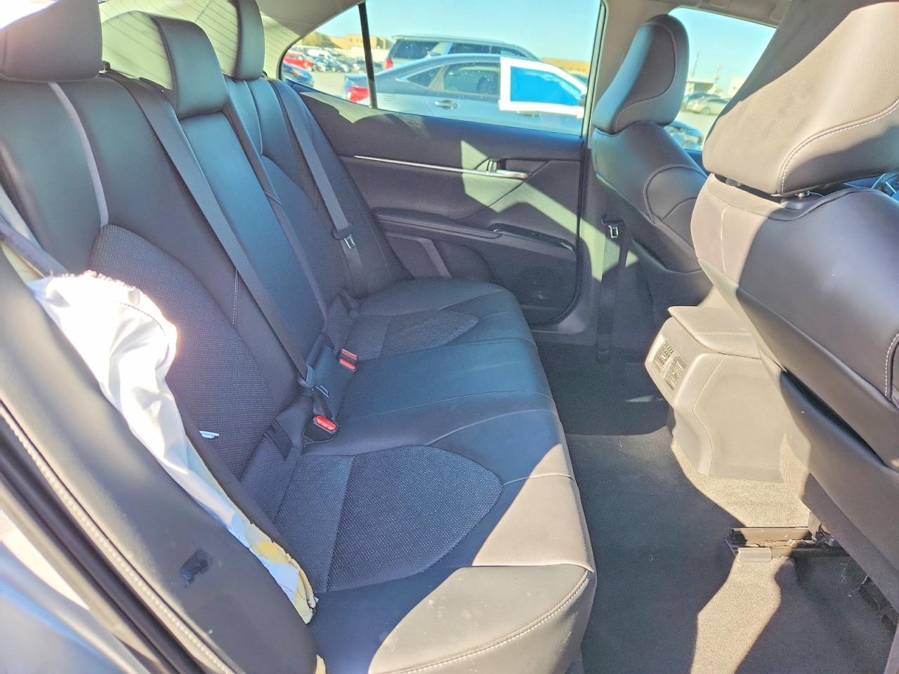 2020 TOYOTA CAMRY XSE photo 19