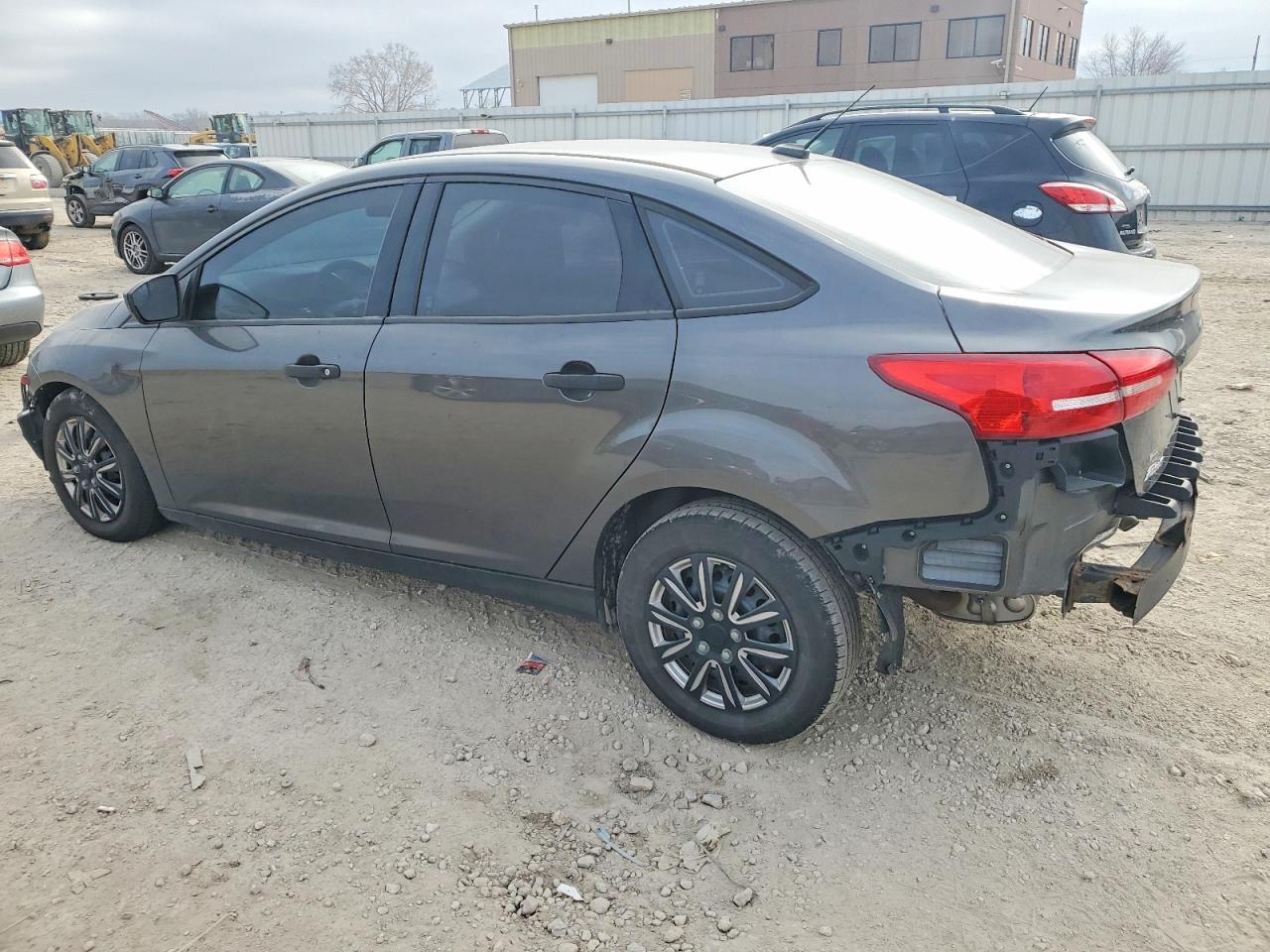 2018 FORD FOCUS S photo 2