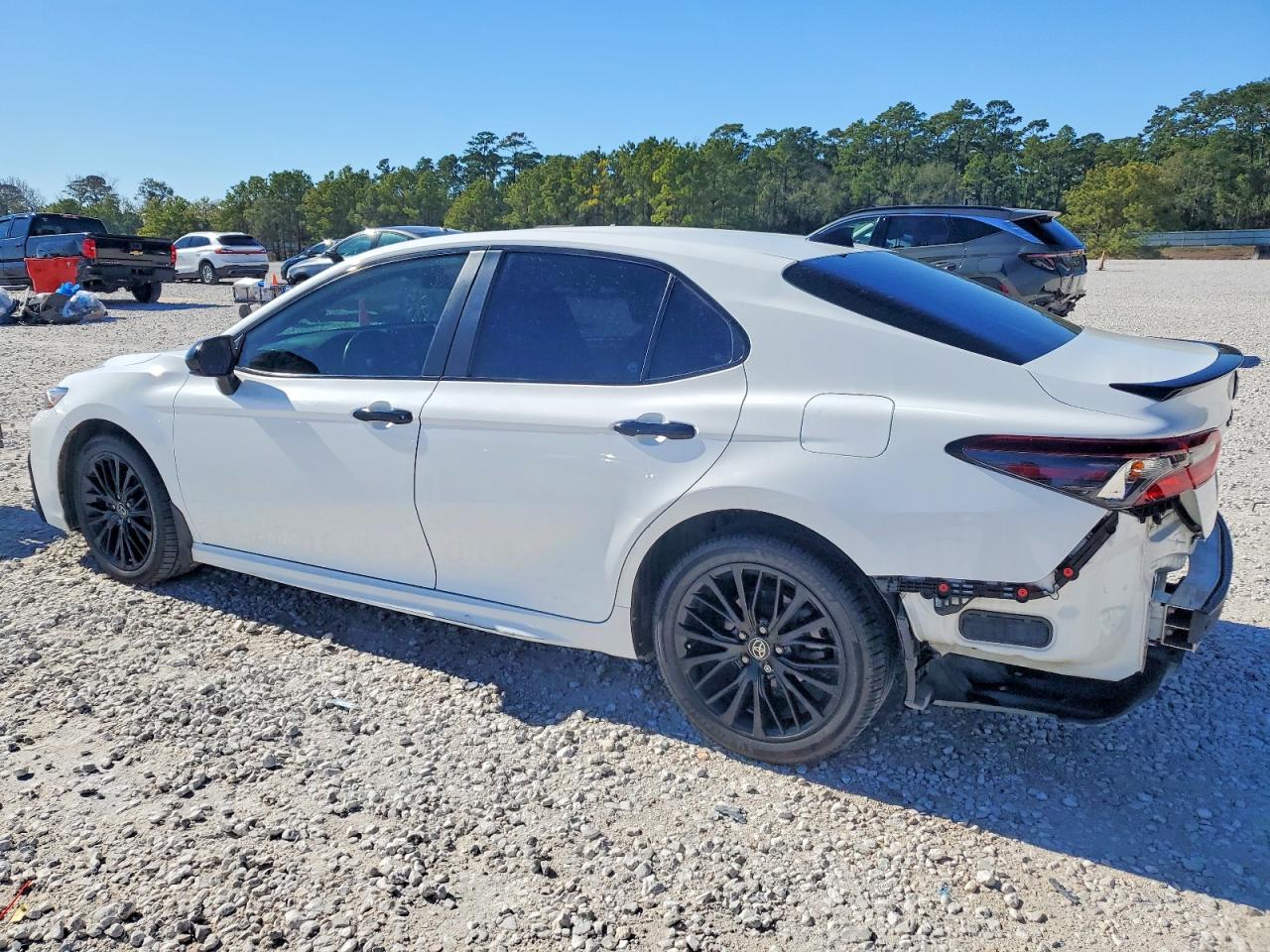 2021 TOYOTA CAMRY SE photo 2