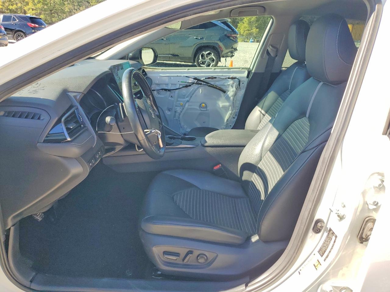 2021 TOYOTA CAMRY SE photo 7