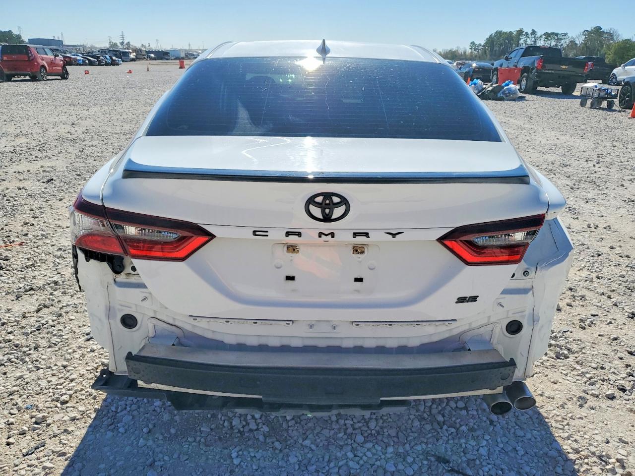 2021 TOYOTA CAMRY SE photo 6